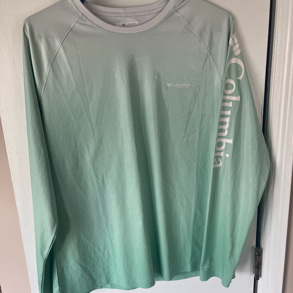 Womens Columbia fishing shirt large